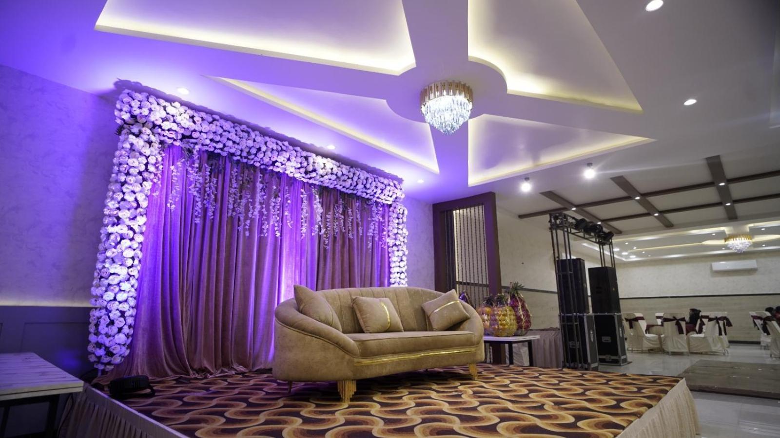The Imperial Hotel And Convention Centre Kanpur Bagian luar foto