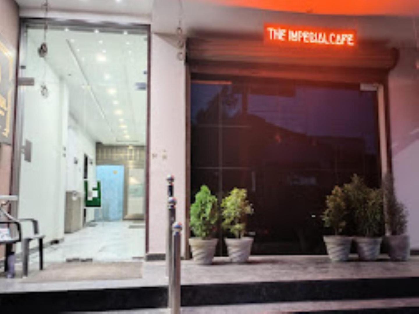 The Imperial Hotel And Convention Centre Kanpur Bagian luar foto